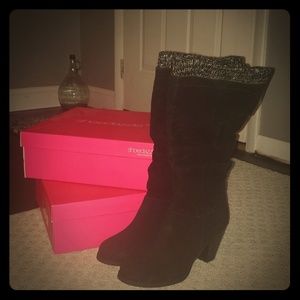 Knee high sweater cuff suede boots